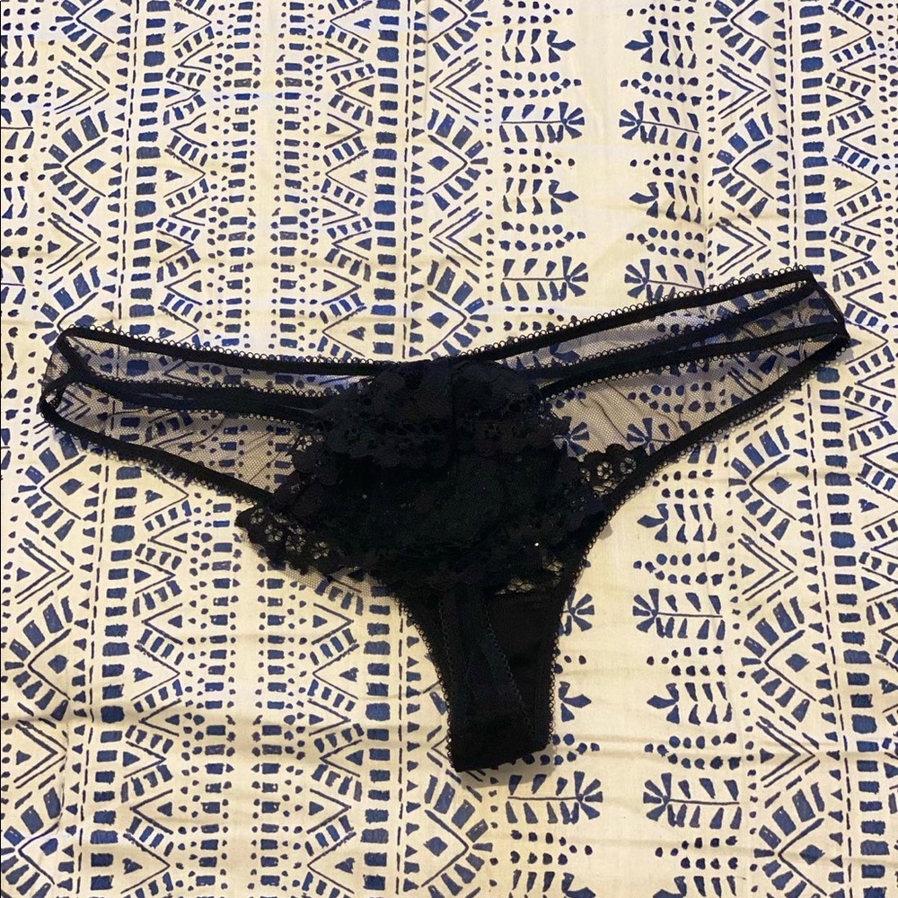 Hey, these are Victoria Secret Thongs ! Brand new